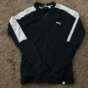 Women’s Puma jacket. Black and White. Size: small. Great condition.